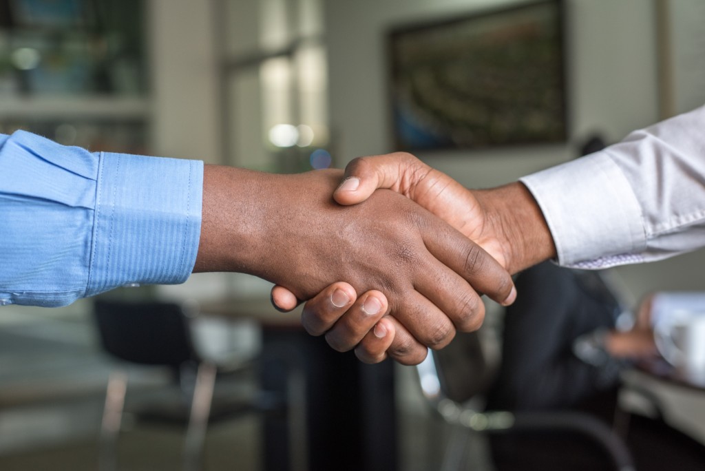 sales and marketing partnership - handshake